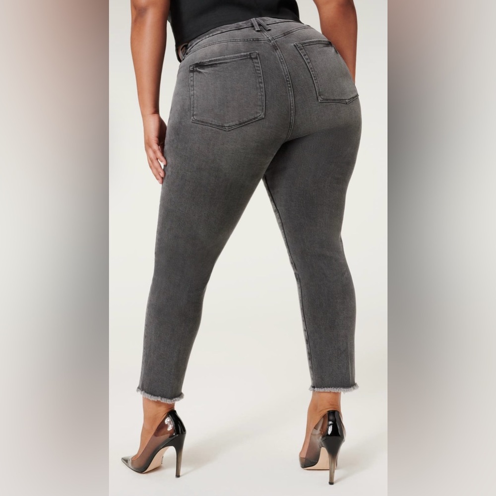 NWT Good Waist Crop Jeans